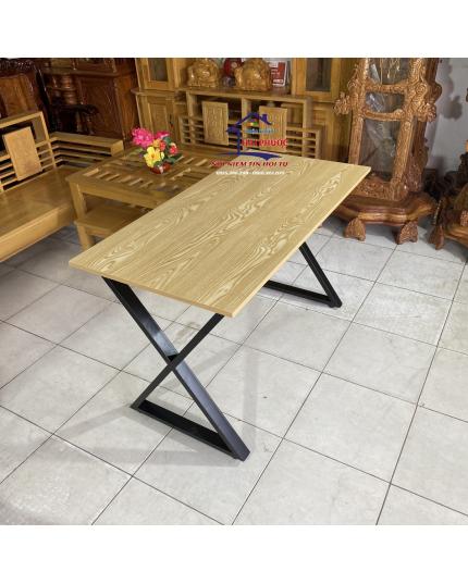 Bàn làm việc chân sắt chữ X, bàn máy tính chân sắt 1m2