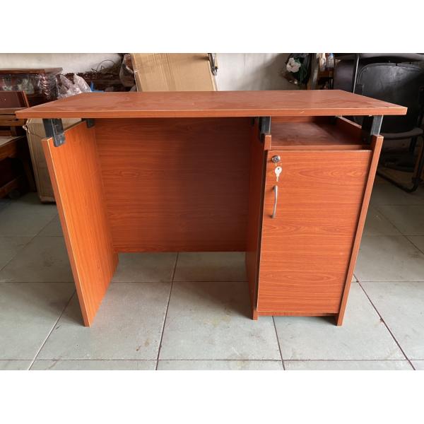 Bàn làm việc cửa MFC 1m BLVCMFC1M